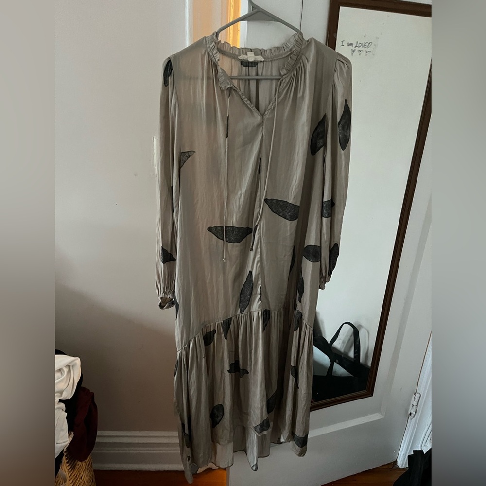 Grade & Gather Neutral Beige Long Sleeve Tiered Midi Dress with Black Leaf Print